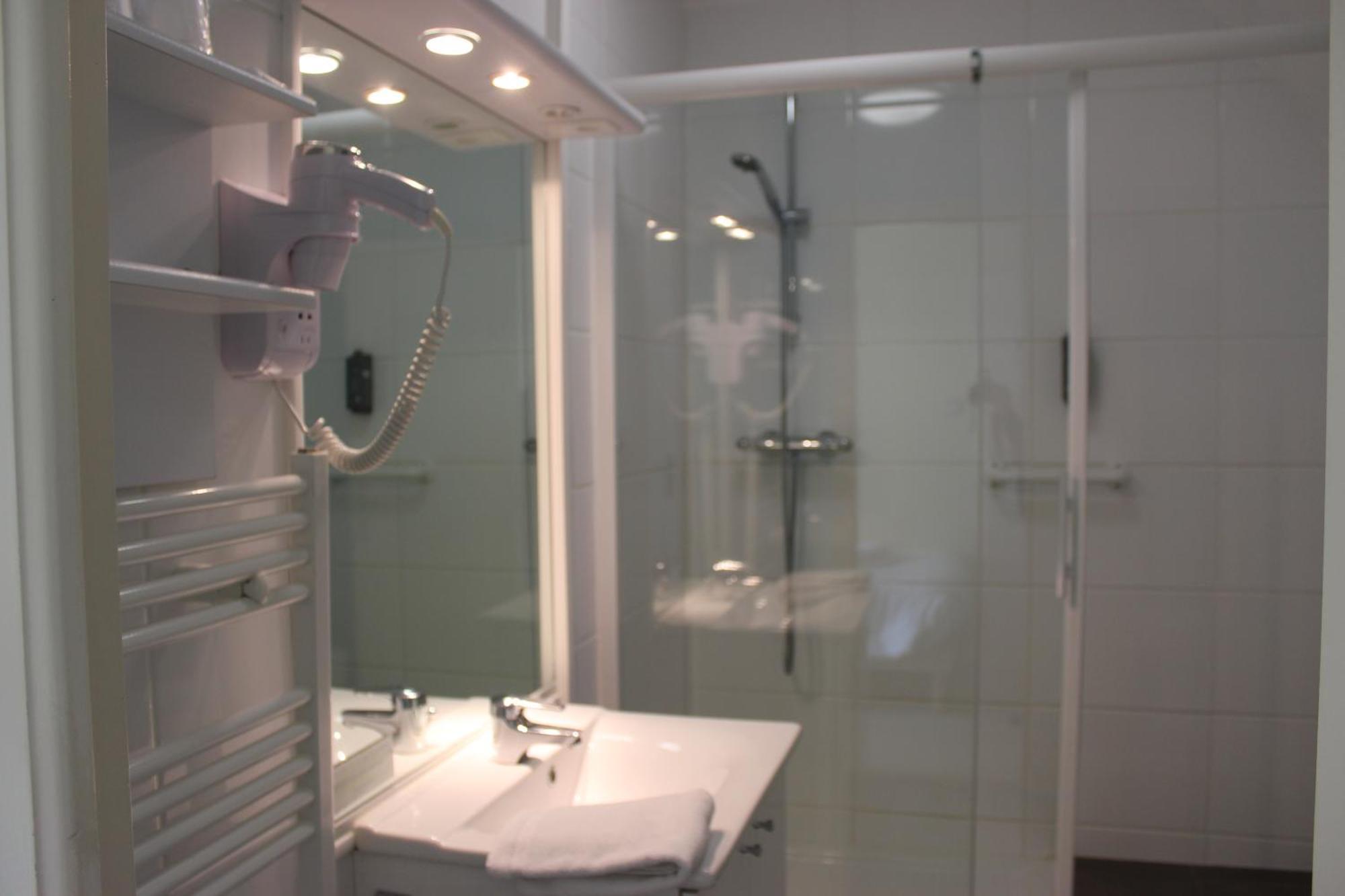 Hotel Breiz Armor Pouldreuzic Habitación foto