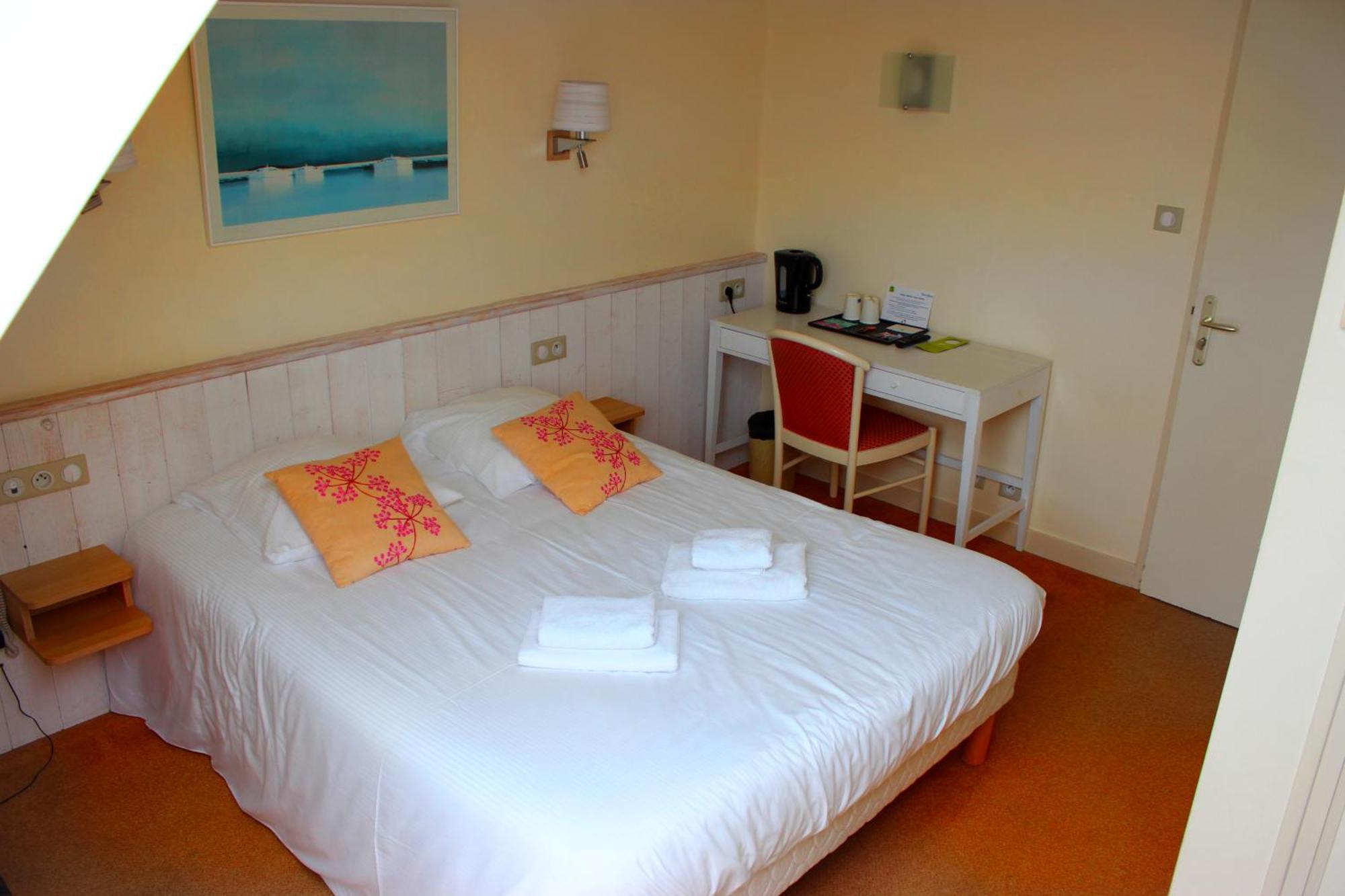Hotel Breiz Armor Pouldreuzic Habitación foto