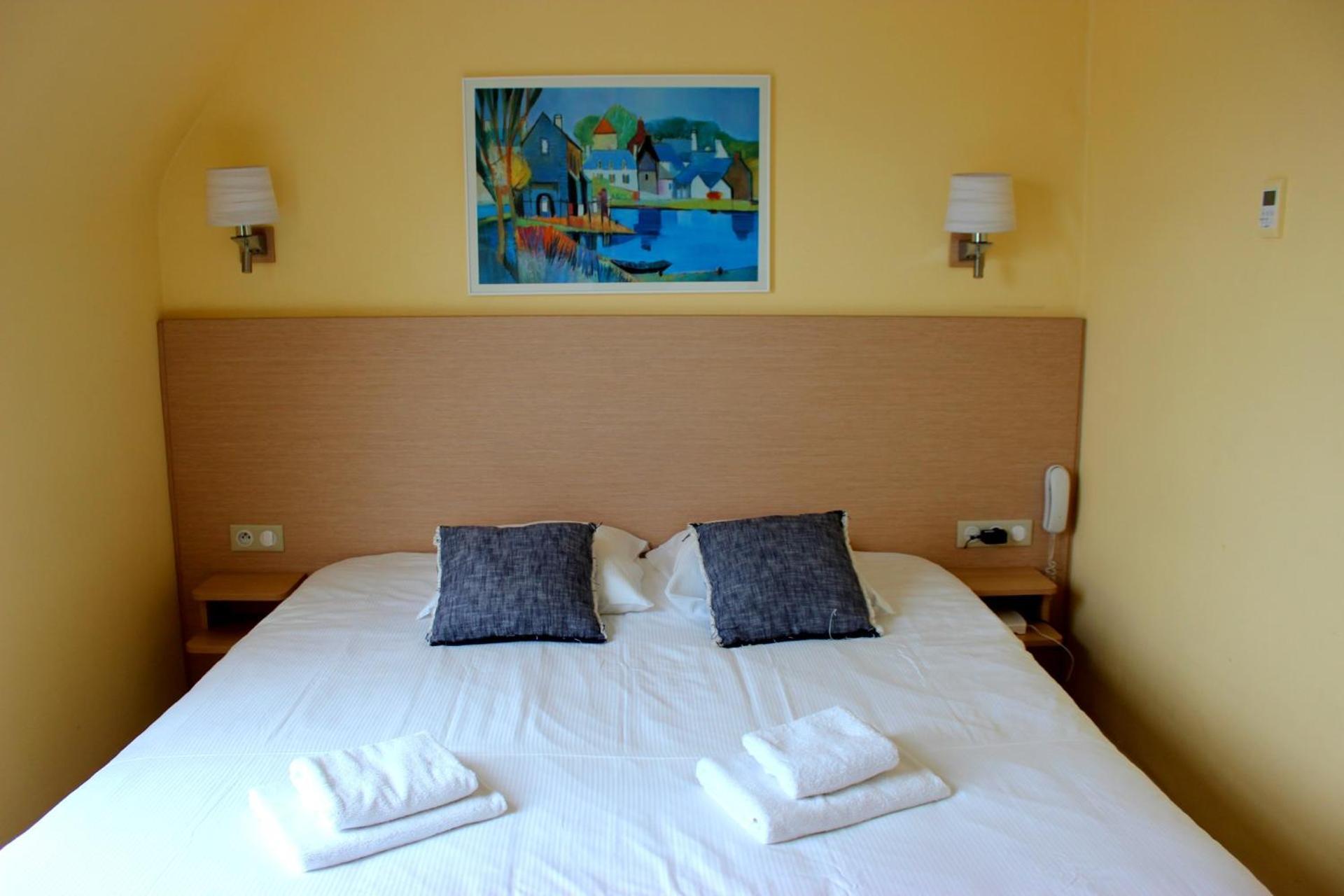 Hotel Breiz Armor Pouldreuzic Habitación foto